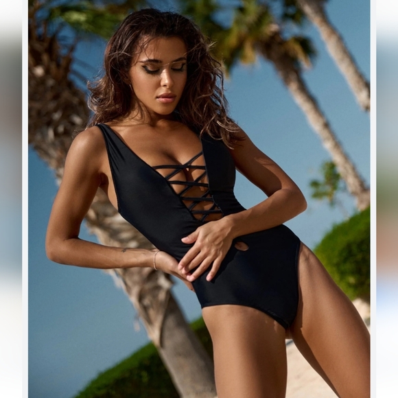 Nasty Gal SwimSuit - Picture 2 of 11